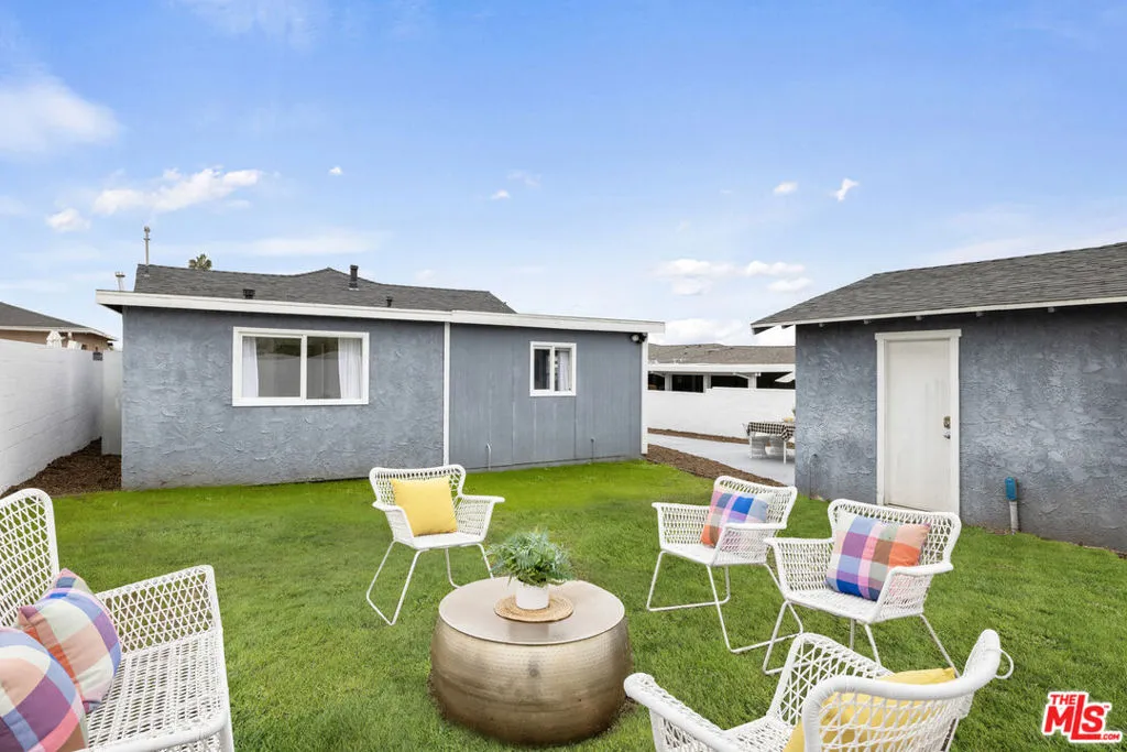 1551 W 122nd Street, Los Angeles, California 90047 home-pic-25